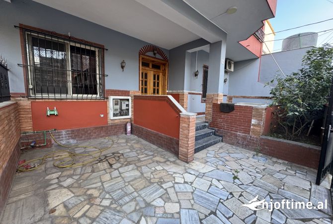 Shtepi me qera 4+1 ne Tirane - 1,000 Euro