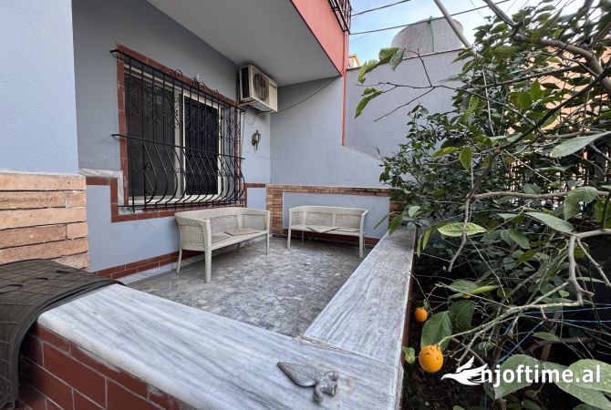 Shtepi me qera 4+1 ne Tirane - 1,000 Euro