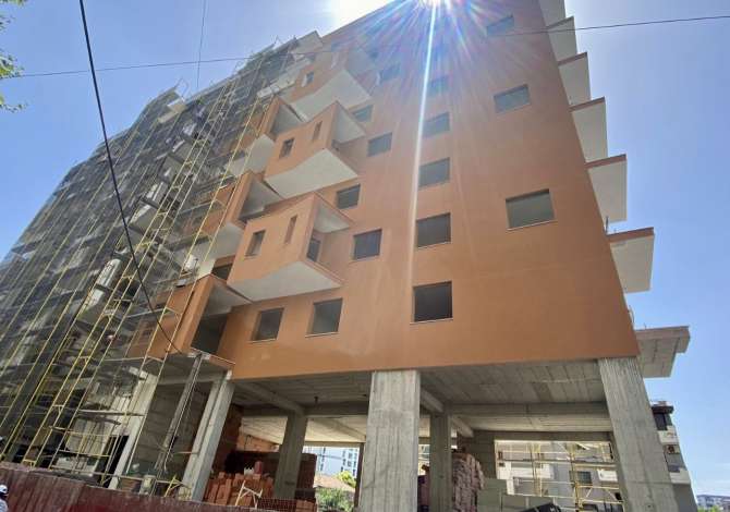 Ambient biznesi ne shitje 4+1 ne Tirane - 20,000 Euro