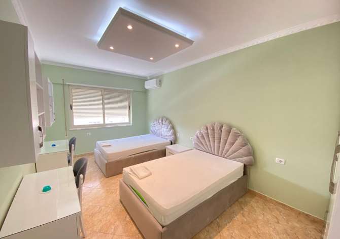 Shtepi me qera Apartament ne Tirane, 2+1, Mobilimi E mobiluar, Pagesa 800  Euro.