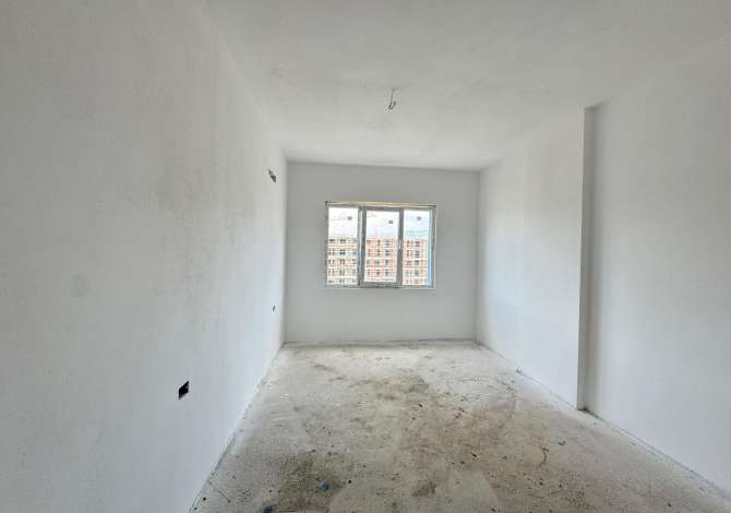 Shtepi ne shitje Apartament ne Tirane, 2+1, Mobilimi Bosh, pa mobiluar, Pagesa 120,000  Euro.