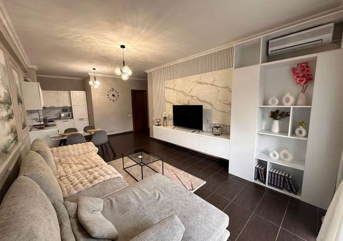 Shtepi me qera 2+1 ne Tirane - 900 Euro