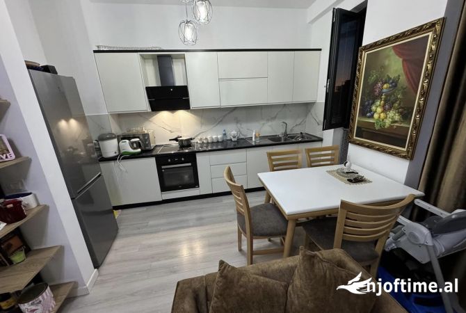 Shtepi ne shitje 2+1 ne Tirane - 185,000 Euro