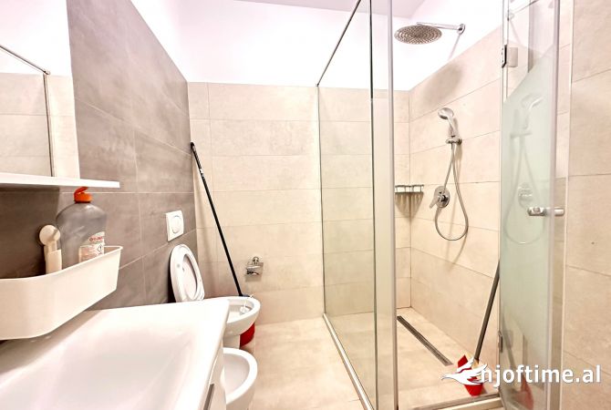 Shtepi me qera Apartament ne Tirane, 2+1, Mobilimi E mobiluar, Pagesa 1,100  Euro.