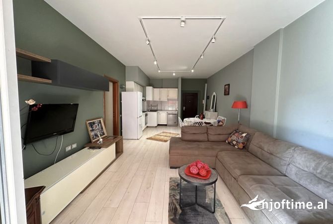 Shtepi me qera 2+1 ne Tirane - 700 Euro