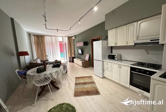 Shtepi me qera 2+1 ne Tirane - 700 Euro