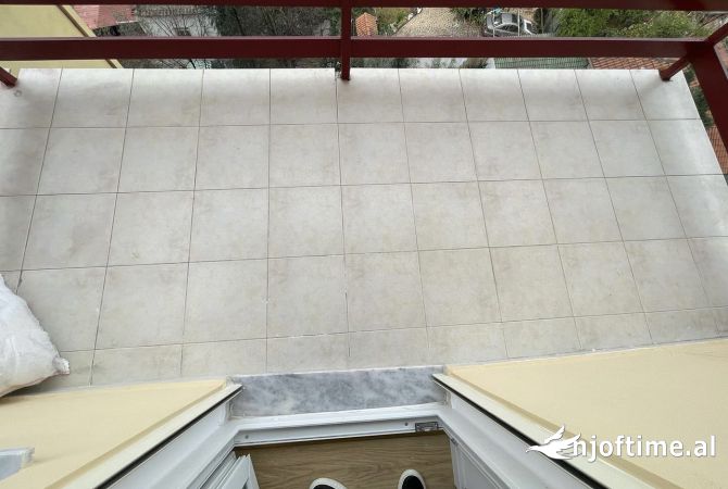 Shtepi ne shitje Apartament ne Tirane, 2+1, Mobilimi Bosh, pa mobiluar, Pagesa 132,000  Euro.