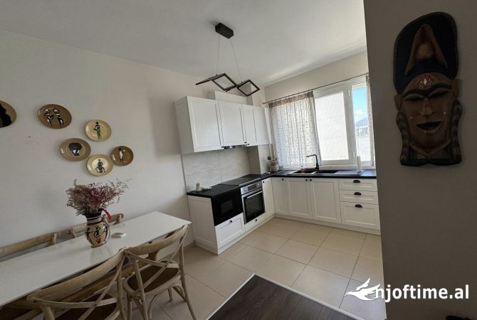 Shtepi me qera 2+1 ne Tirane - 700 Euro