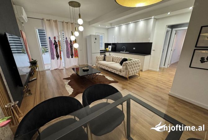 Shtepi me qera 2+1 ne Tirane - 700 Euro