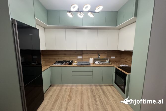 Shtepi me qera Apartament ne Tirane, 2+1, Mobilimi E mobiluar, Pagesa 650  Euro.