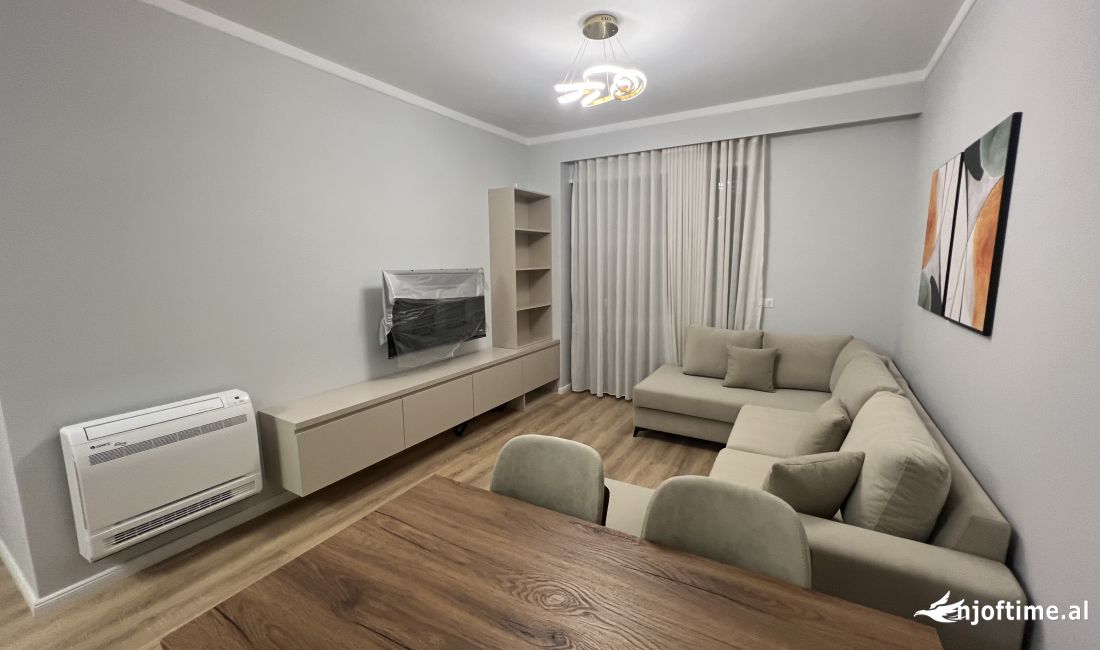 Shtepi me qera Apartament ne Tirane, 2+1, Mobilimi E mobiluar, Pagesa 650  Euro.