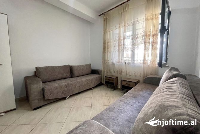 Shtepi ne shitje Apartament ne Tirane, 2+1, Mobilimi E mobiluar, Pagesa 210,000  Euro.