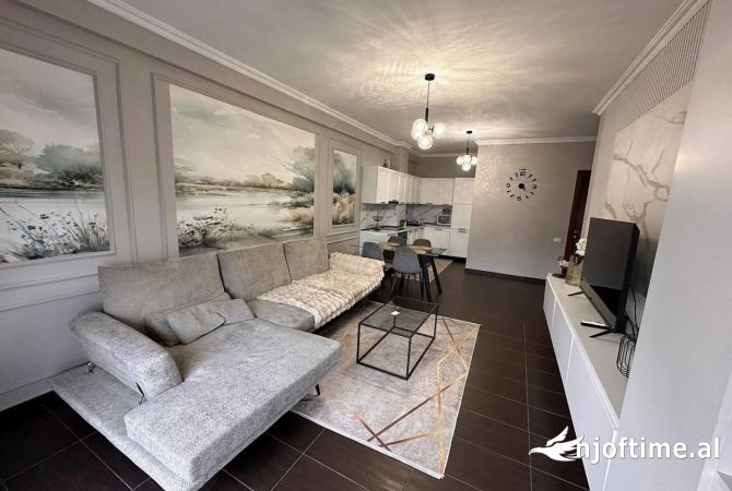 Shtepi me qera 2+1 ne Tirane - 1,000 Euro