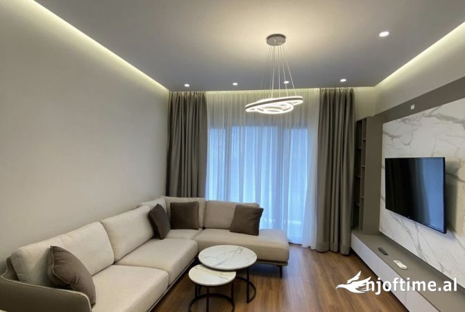 Shtepi me qera 2+1 ne Tirane - 800 Euro