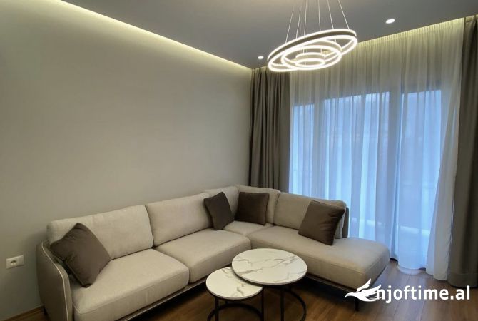 Shtepi me qera 2+1 ne Tirane - 800 Euro