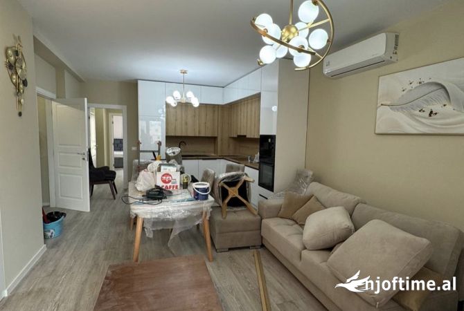 Shtepi me qera 2+1 ne Tirane - 800 Euro