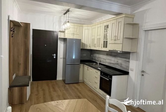 Shtepi me qera 2+1 ne Tirane - 800 Euro