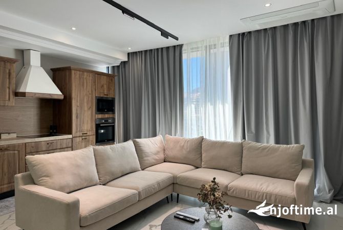 Shtepi me qera 2+1 ne Tirane - 2,000 Euro