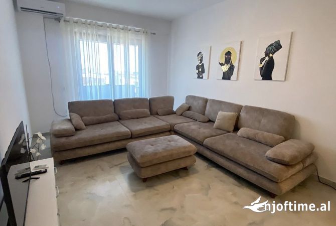 Shtepi me qera 2+1 ne Tirane - 700 Euro