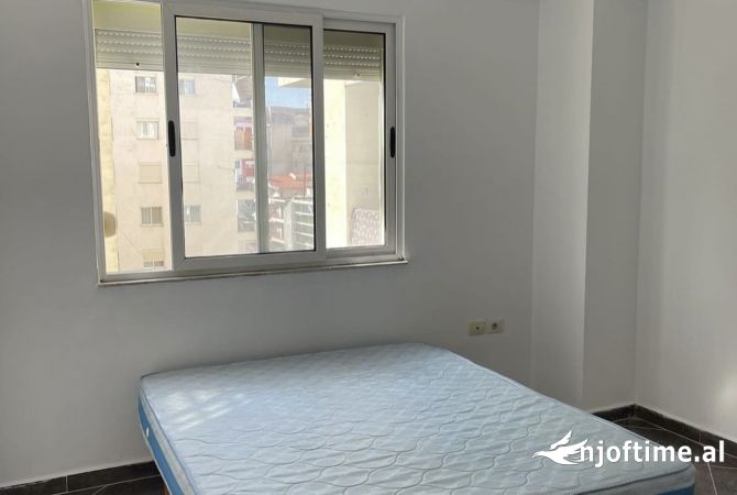 Shtepi me qera 1+1 ne Tirane - 300 Euro