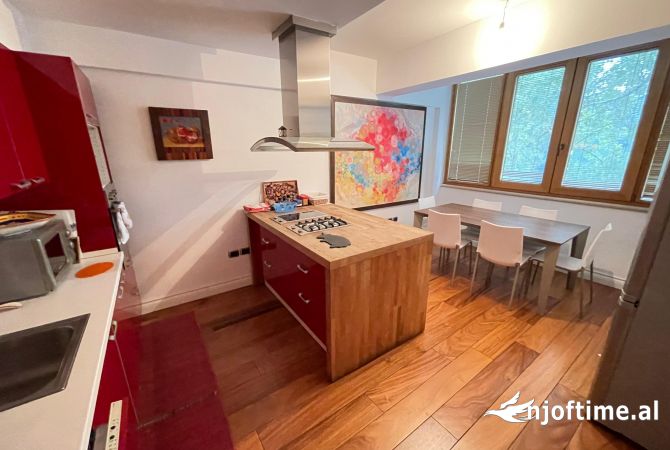 Shtepi me qera Apartament ne Tirane, 2+1, Mobilimi E mobiluar, Pagesa 900  Euro.