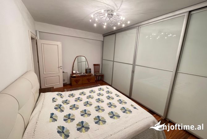 Shtepi me qera Apartament ne Tirane, 2+1, Mobilimi E mobiluar, Pagesa 900  Euro.