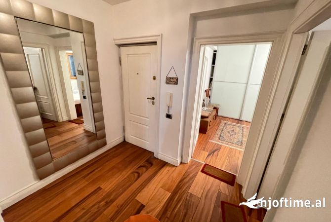 Shtepi me qera Apartament ne Tirane, 2+1, Mobilimi E mobiluar, Pagesa 900  Euro.