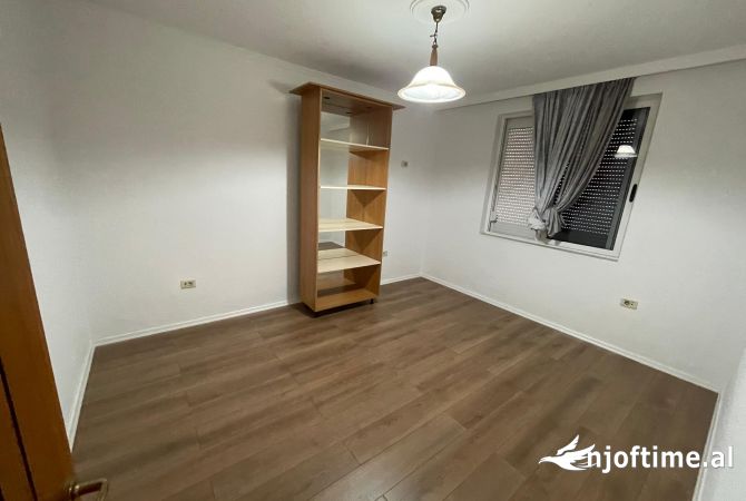 Ambient biznesi me qera 3+1 ne Tirane - 700 Euro