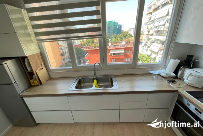 Shtepi ne shitje Apartament ne Tirane, 2+1, Mobilimi E mobiluar, Pagesa 175,000  Euro.