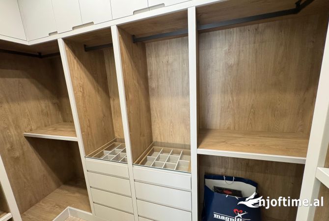 Shtepi me qera Apartament ne Tirane, 2+1, Mobilimi E mobiluar, Pagesa 900  Euro.