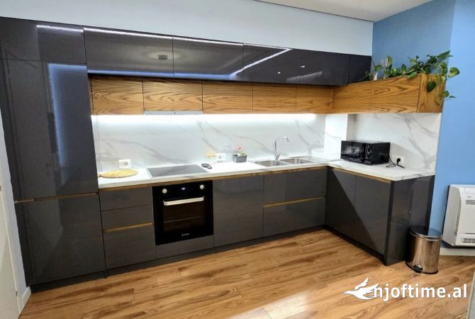 Shtepi me qera 2+1 ne Tirane - 900 Euro