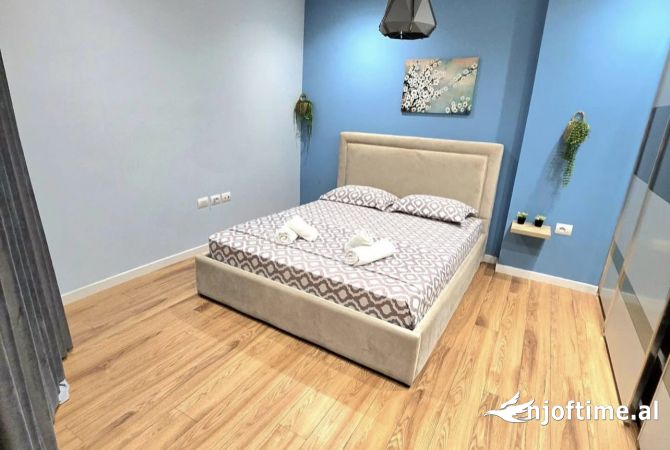 Shtepi me qera Apartament ne Tirane, 2+1, Mobilimi E mobiluar, Pagesa 900  Euro.