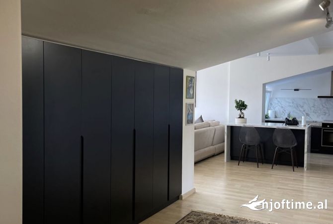 Shtepi ne shitje Apartament ne Tirane, 2+1, Mobilimi E mobiluar, Pagesa 420,000  Euro.