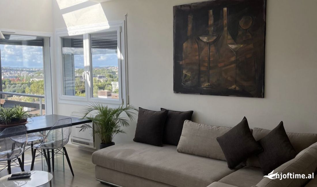 Shtepi ne shitje Apartament ne Tirane, 2+1, Mobilimi E mobiluar, Pagesa 420,000  Euro.