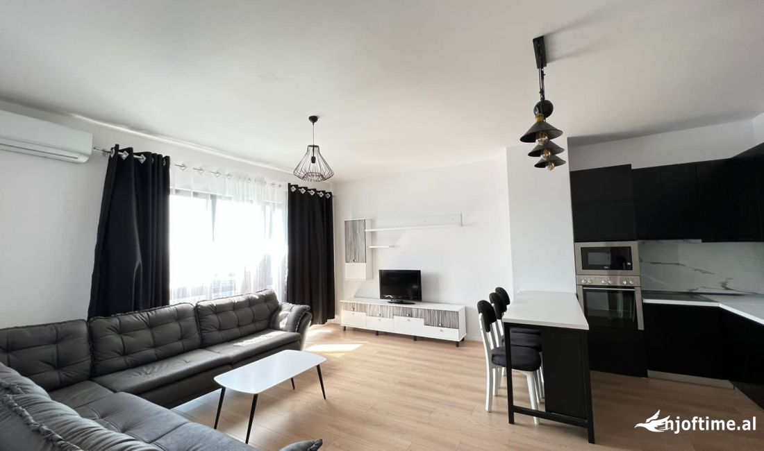 Shtepi me qera Apartament ne Tirane, 1+1, Mobilimi E mobiluar, Pagesa 550  Euro.