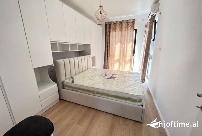 Shtepi me qera Apartament ne Tirane, 1+1, Mobilimi E mobiluar, Pagesa 550  Euro.