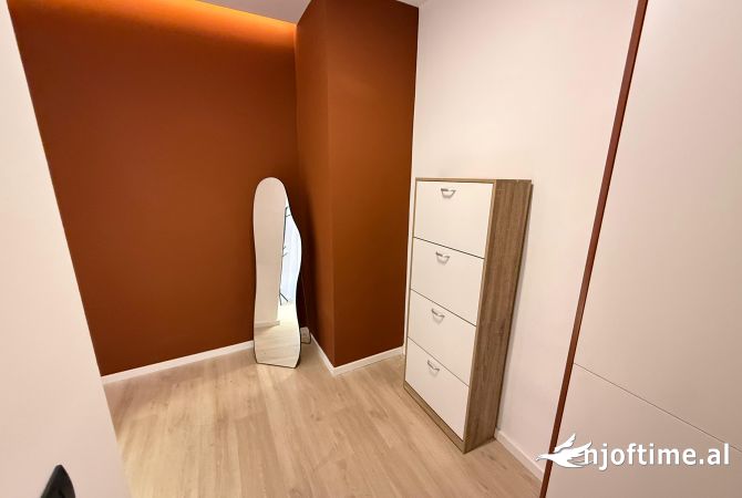 Shtepi ne shitje Apartament ne Tirane, 1+1, Mobilimi E mobiluar, Pagesa 155,000  Euro.