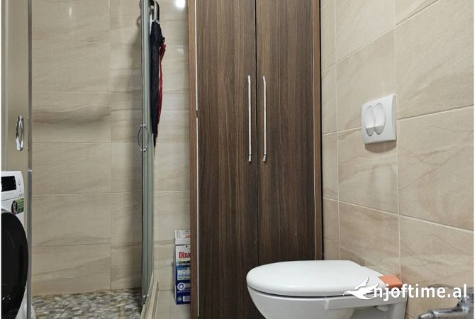 Shtepi ne shitje Apartament ne Tirane, 3+1, Mobilimi E mobiluar, Pagesa 350,000  Euro.