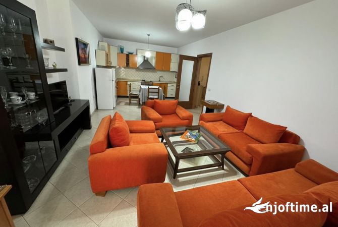 Shtepi me qera 2+1 ne Tirane - 700 Euro