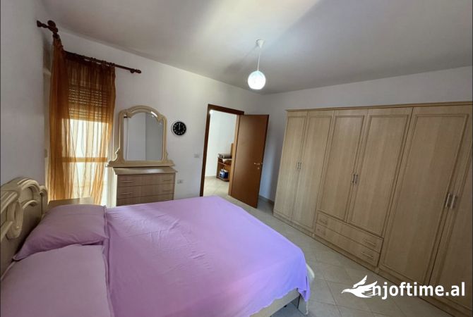 Shtepi me qera Apartament ne Tirane, 2+1, Mobilimi E mobiluar, Pagesa 700  Euro.