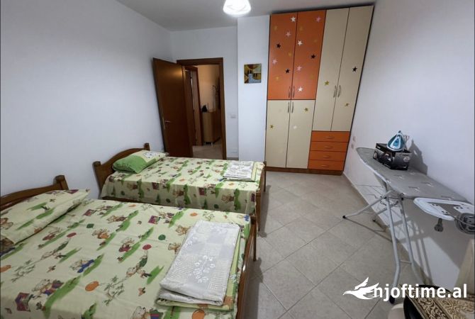 Shtepi me qera Apartament ne Tirane, 2+1, Mobilimi E mobiluar, Pagesa 700  Euro.