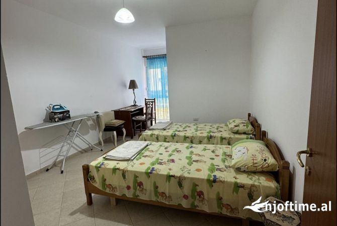 Shtepi me qera Apartament ne Tirane, 2+1, Mobilimi E mobiluar, Pagesa 700  Euro.