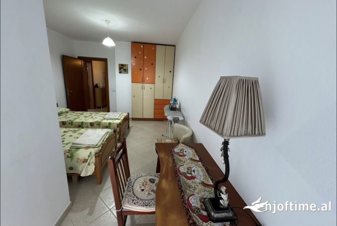 Shtepi me qera Apartament ne Tirane, 2+1, Mobilimi E mobiluar, Pagesa 700  Euro.