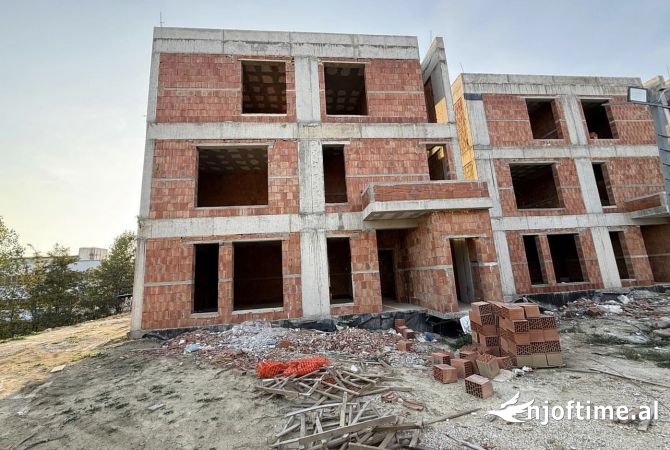 Shtepi ne shitje 3+1 ne Tirane - 370,000 Euro