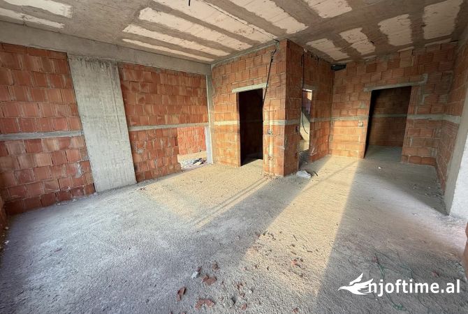 Shtepi ne shitje 3+1 ne Tirane - 370,000 Euro