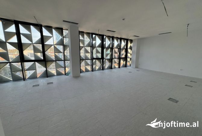 Ambient biznesi me qera 3+1 ne Tirane - 2,000 Euro