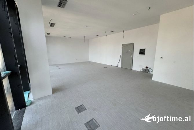 Ambient biznesi me qera 3+1 ne Tirane - 2,000 Euro