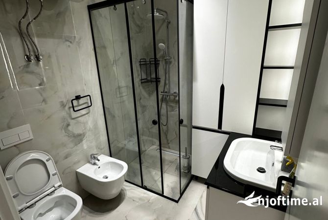 Shtepi me qera Apartament ne Tirane, 2+1, Mobilimi E mobiluar, Pagesa 1,000  Euro.