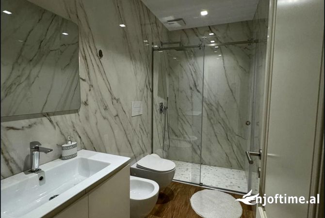 Shtepi me qera Apartament ne Tirane, 2+1, Mobilimi E mobiluar, Pagesa 2,500  Euro.