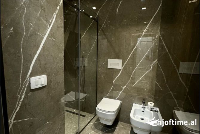 Shtepi me qera Apartament ne Tirane, 2+1, Mobilimi E mobiluar, Pagesa 2,500  Euro.